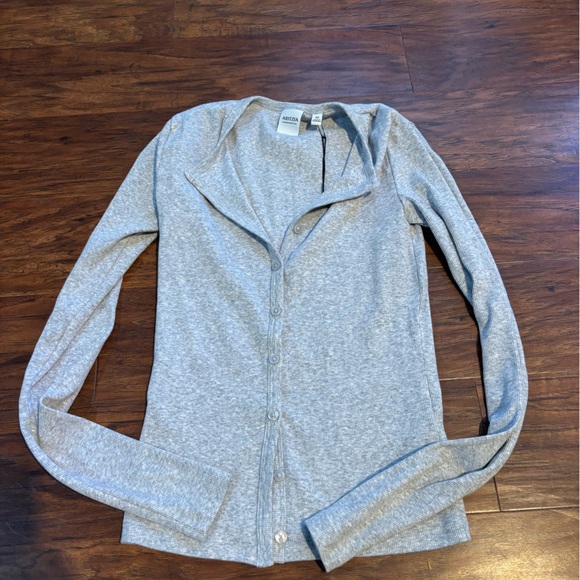 Aritzia Home Stretch Rib Crew Button Up Heather Chrome Size XS New - Picture 4 of 4